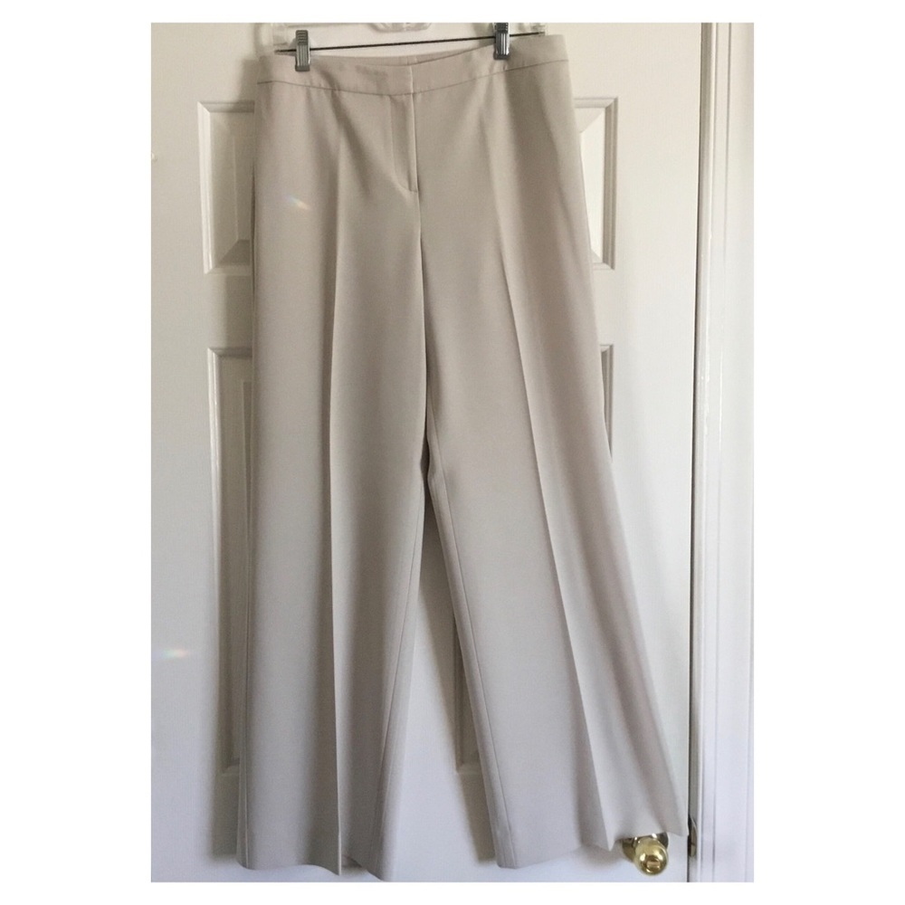 ST JOHN COLLECTION designer light tan pants 8